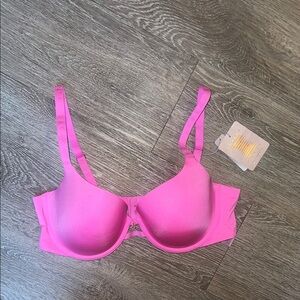 New nwt savage fenty bra size 36DD hot pink lined